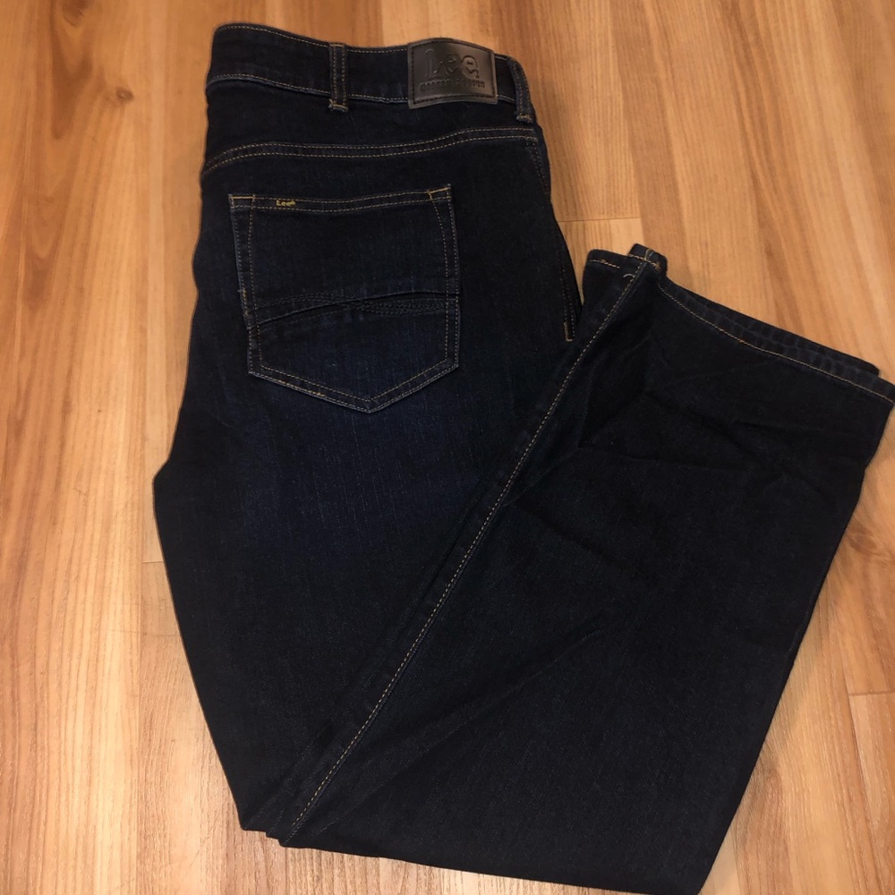 Lee’s dark jeans 40x30
